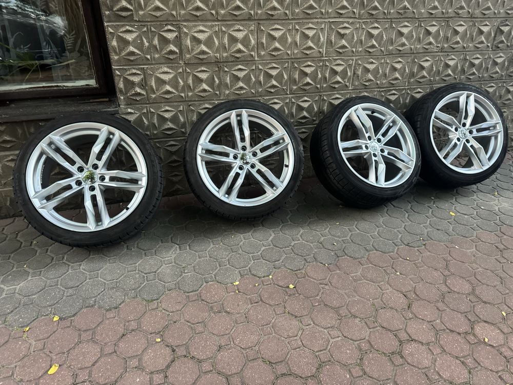 Felgi 19 wzór RS3 5x112 z oponami.