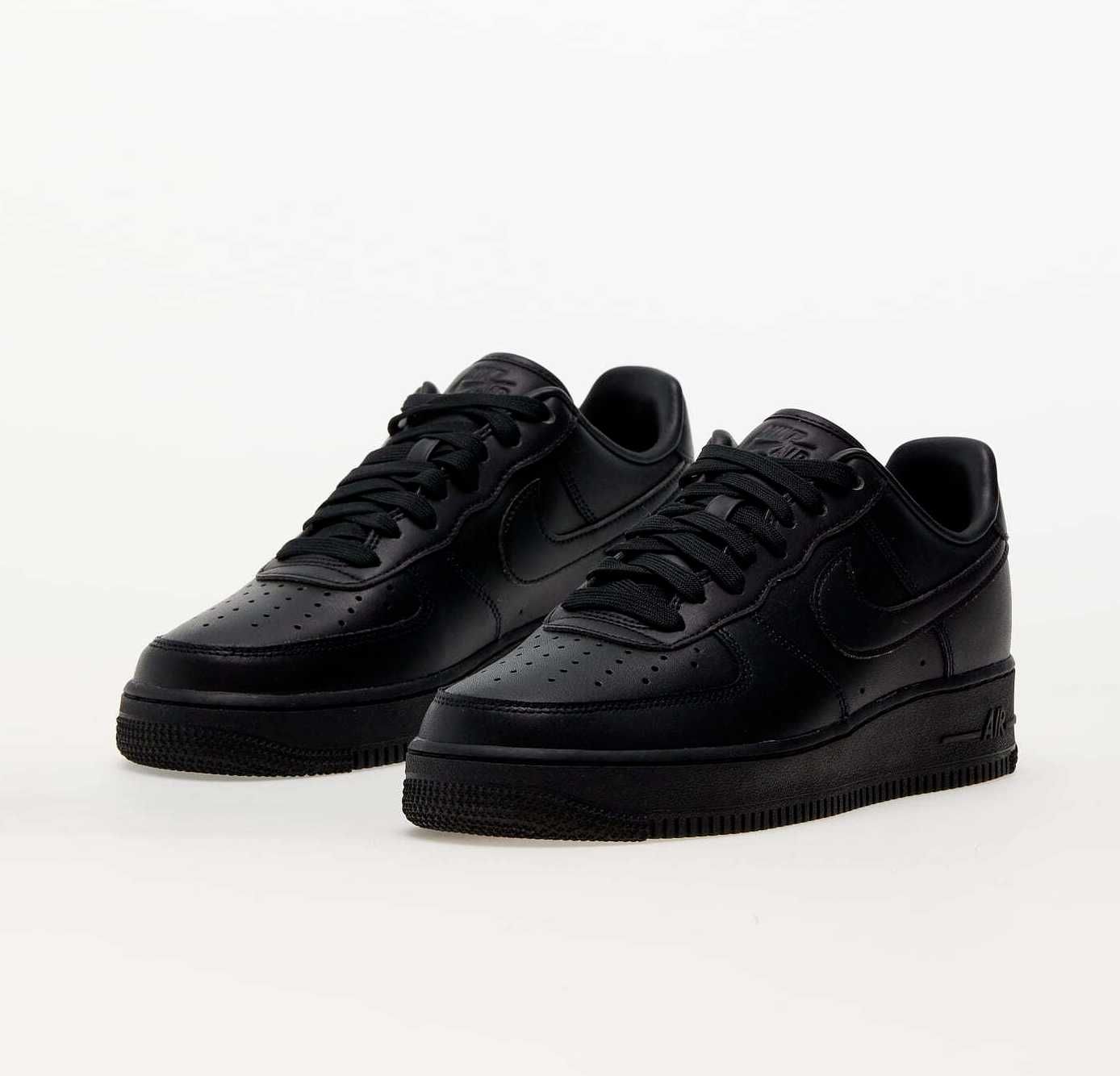 Nike Air Force Black