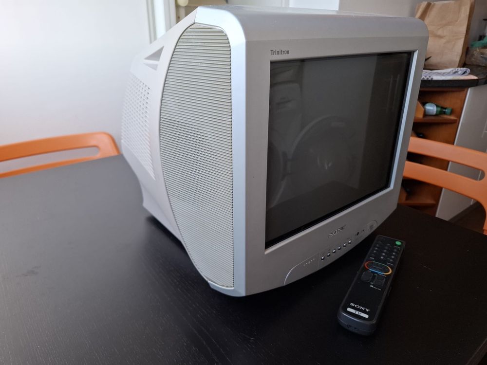Televisão Sony funcional
