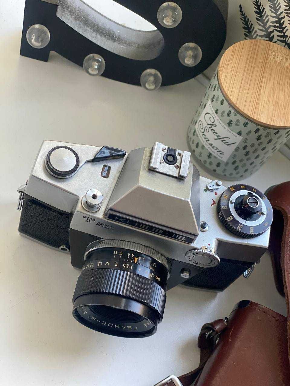 Плівковий фотоапарат «Київ-15ТЕЕ»