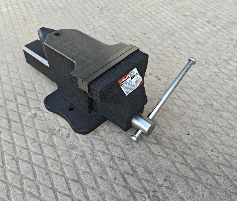 Лещата слюсарні  100 125 150 200 мм Haisser тіски  з наковальн