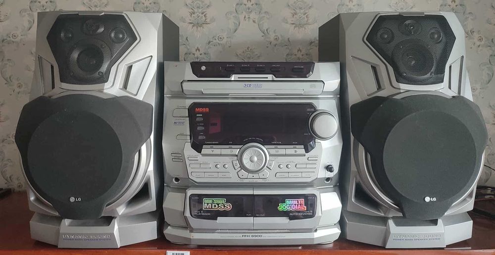 Центр музыкальный LG