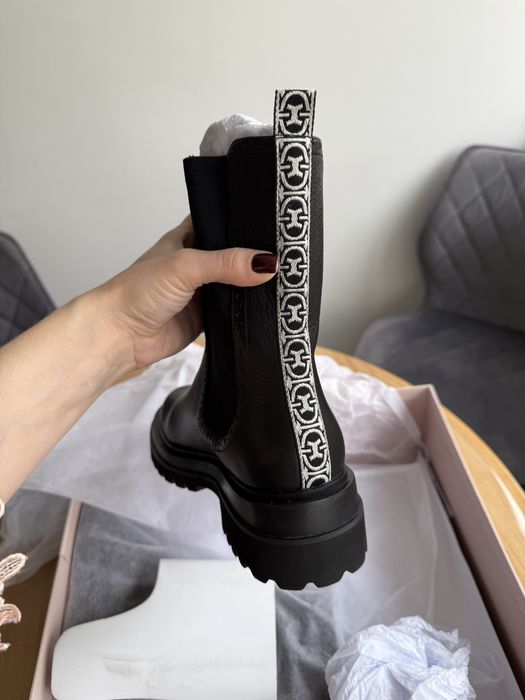 Coccinelle челсі 36р. нові