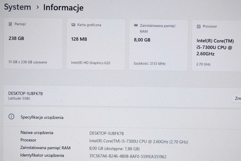 Laptop Dell Latitude 5580, i5-7300U, nowy SSD, stan dbd