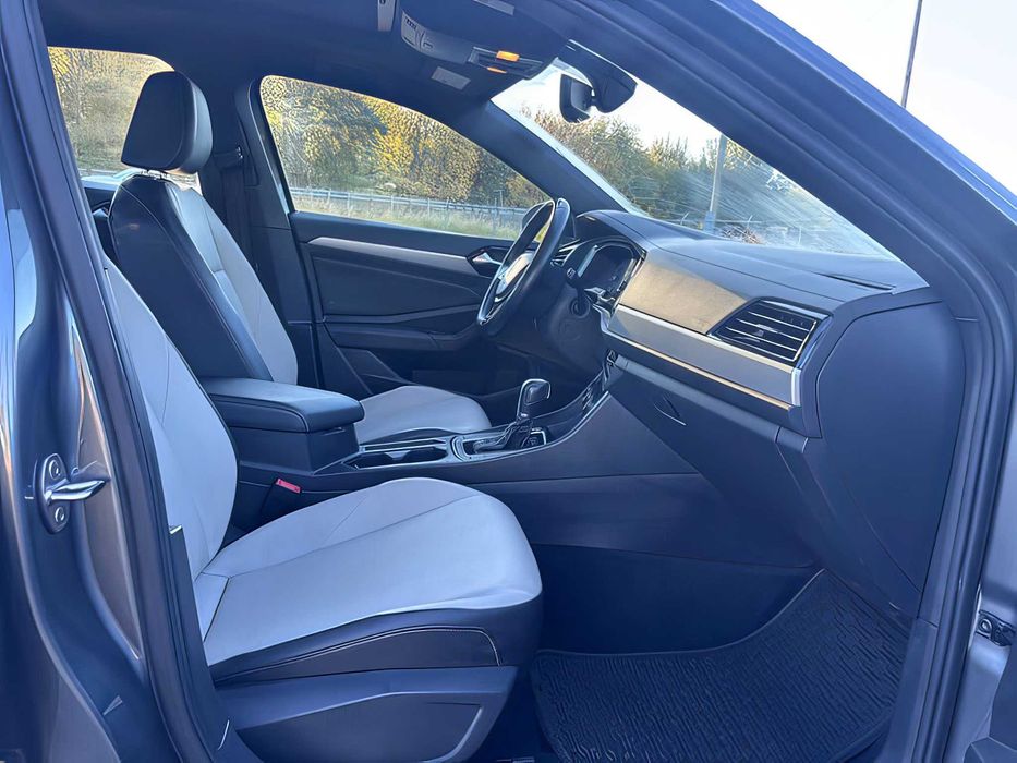 Volkswagen Jetta      2019