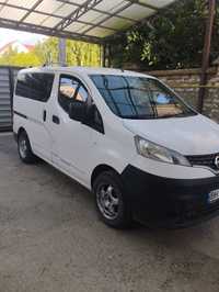 Продам Ниссан NV200 пассажир пять мест 2011 год выпуска