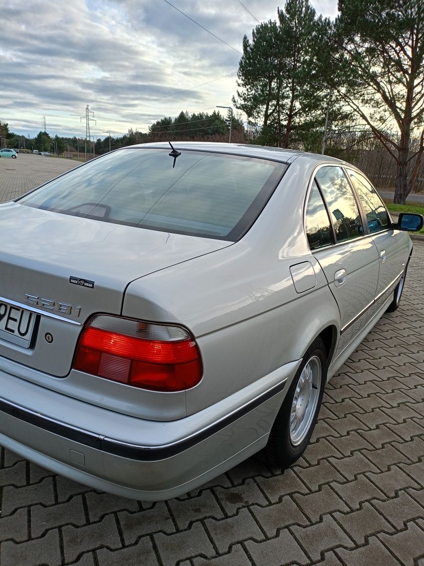 BMW E39 528 i. 16 lat 1 Właściciel.