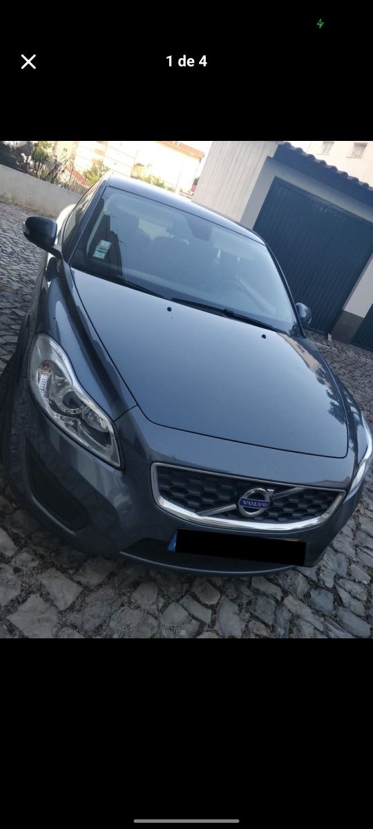Volvo C30 2010 .