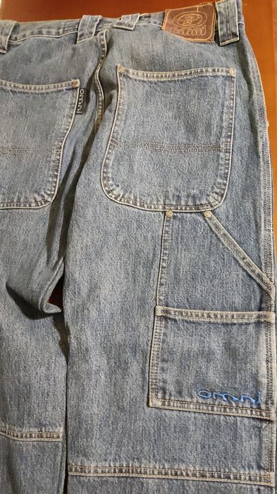 Calças da marca Omni