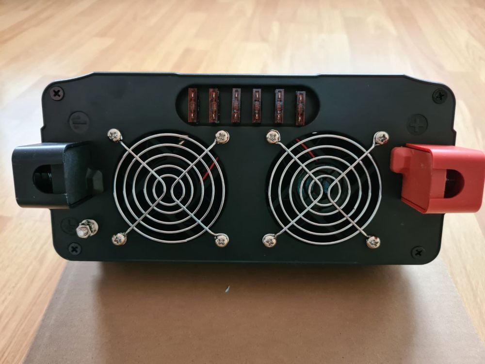 Інвертор, чиста синусоїда. Technaxx TE22 12 - 230 V Німеччиина 2-4 кВт