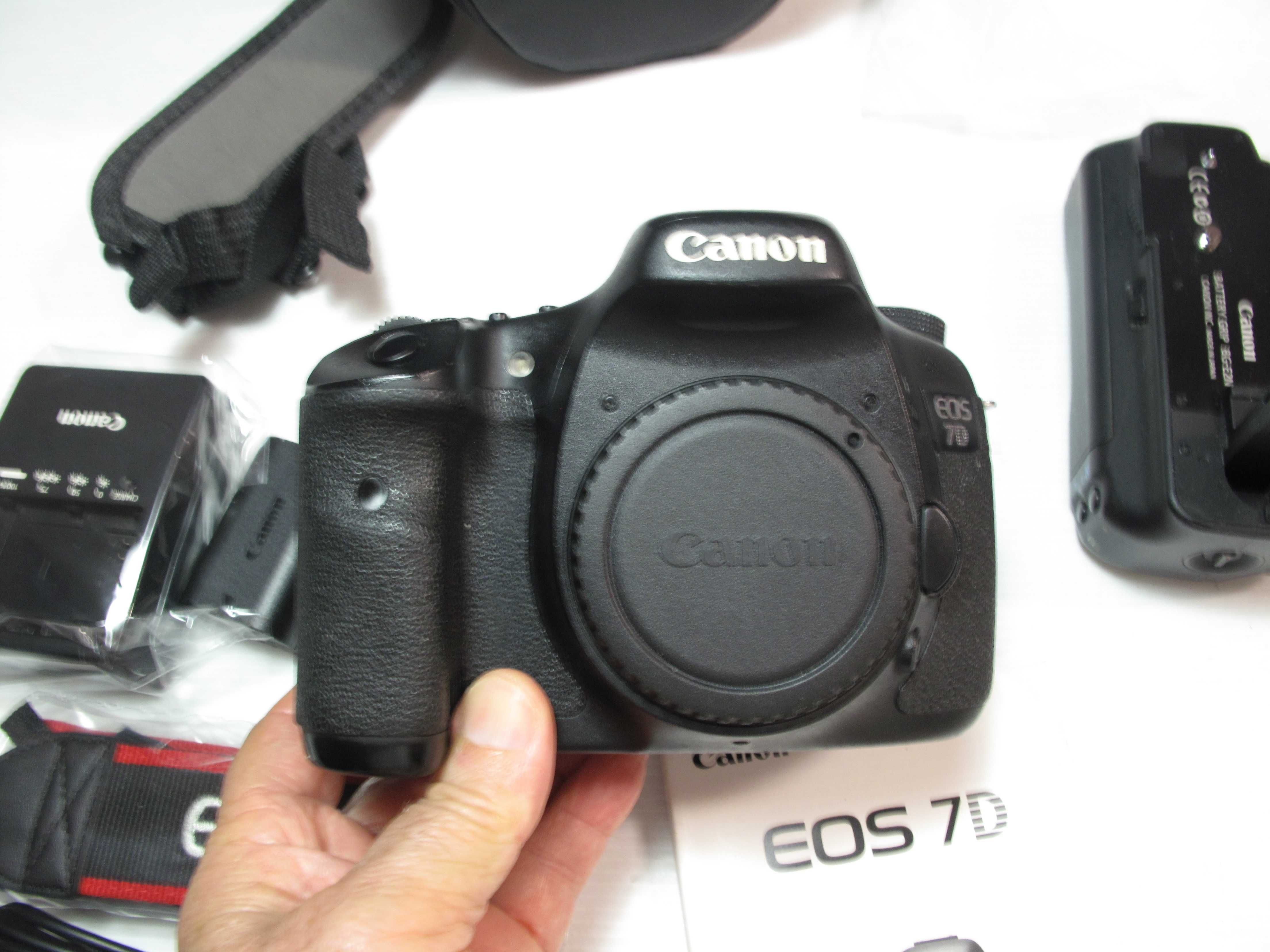 Canon 7D + Punho com ou sem lente só 39 mil disparos
