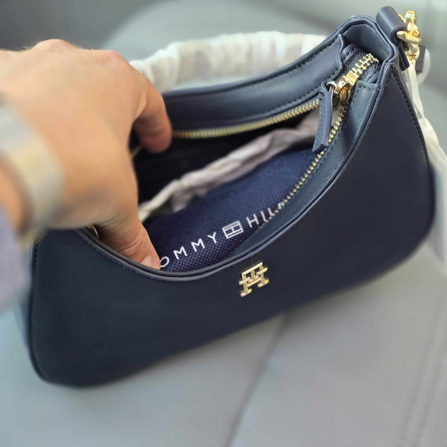 Жіноча сумочка Tommy Hilfiger