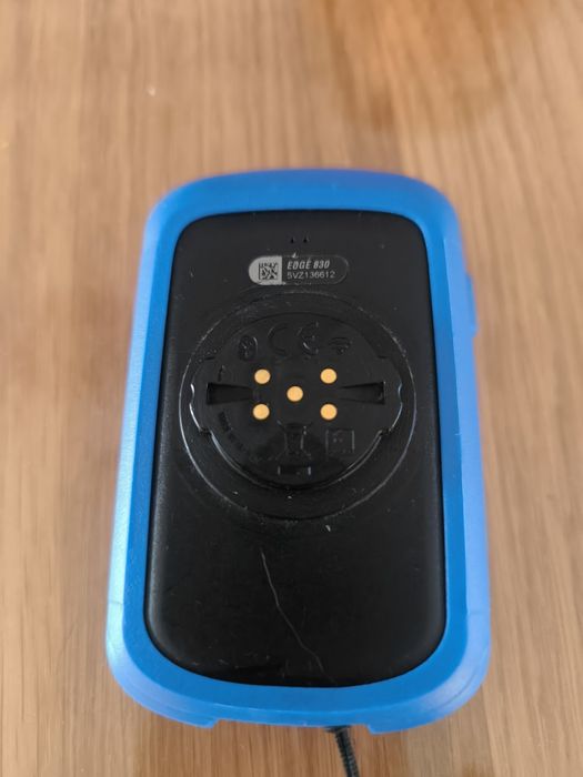 Garmin Edge 830 razem z osłonką