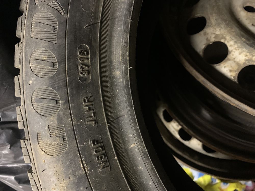 Шины Wanli S 1088 205/55 R16 91V и GooD YEAR R 15 ( зима с порезом)