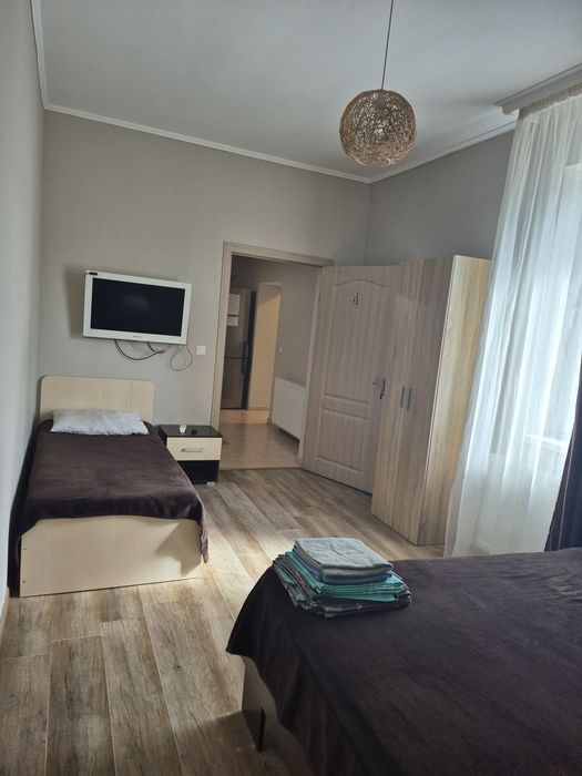 Будинок подобово,ВІЛЬНО