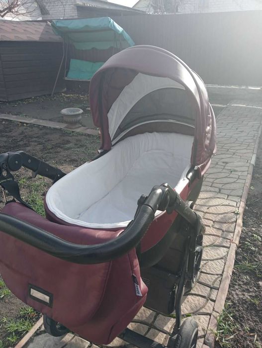 Детскую коляску Roan Bass Soft         
После одного ребёнка