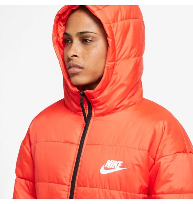 Пуховик жіночий Nike W Nsw Tf Rpl Classic Hd Red DJ6999-673
