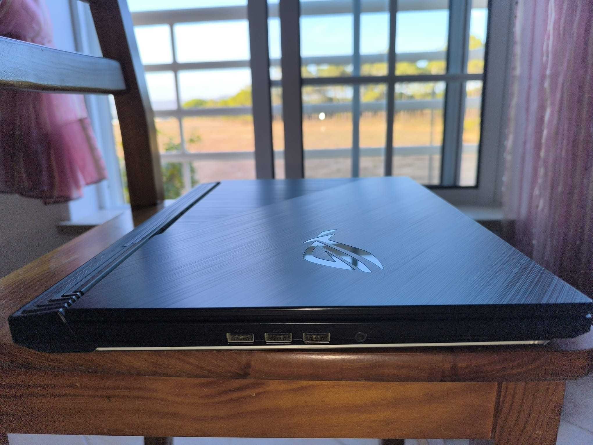 Portátil Gaming Asus Rog Strix