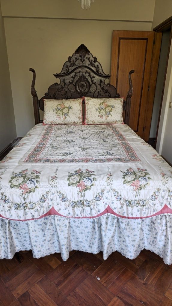 Cama + Colchão estilo século XVIII
