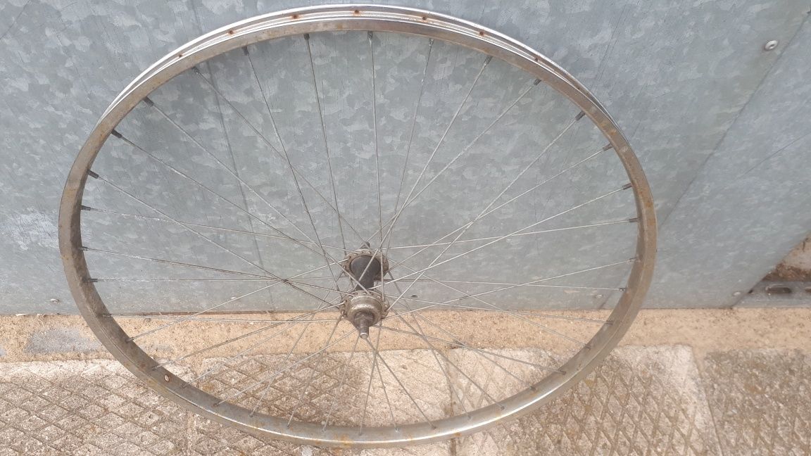 Sprzedam  Koła  do roweru rozmiar  26