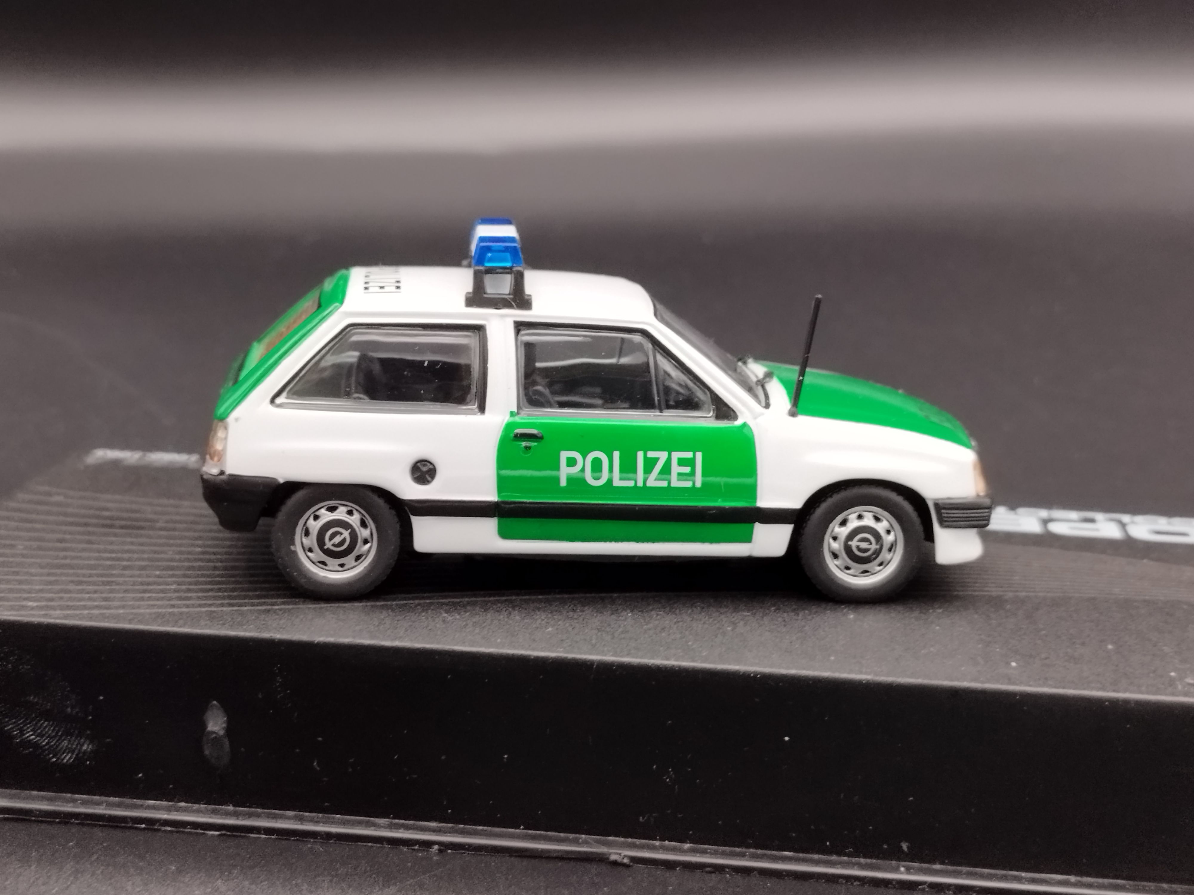 1:43 Opel Collection Opel Corsa A Polizei  model używany