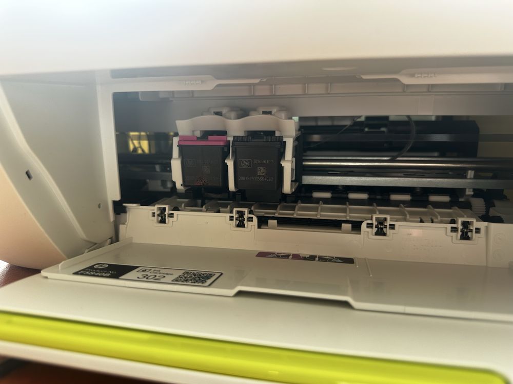 Drukarka HP DeskJet 2130 (nie wiem czy sprawna)