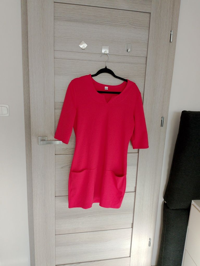 Sukienka czerwona r.40