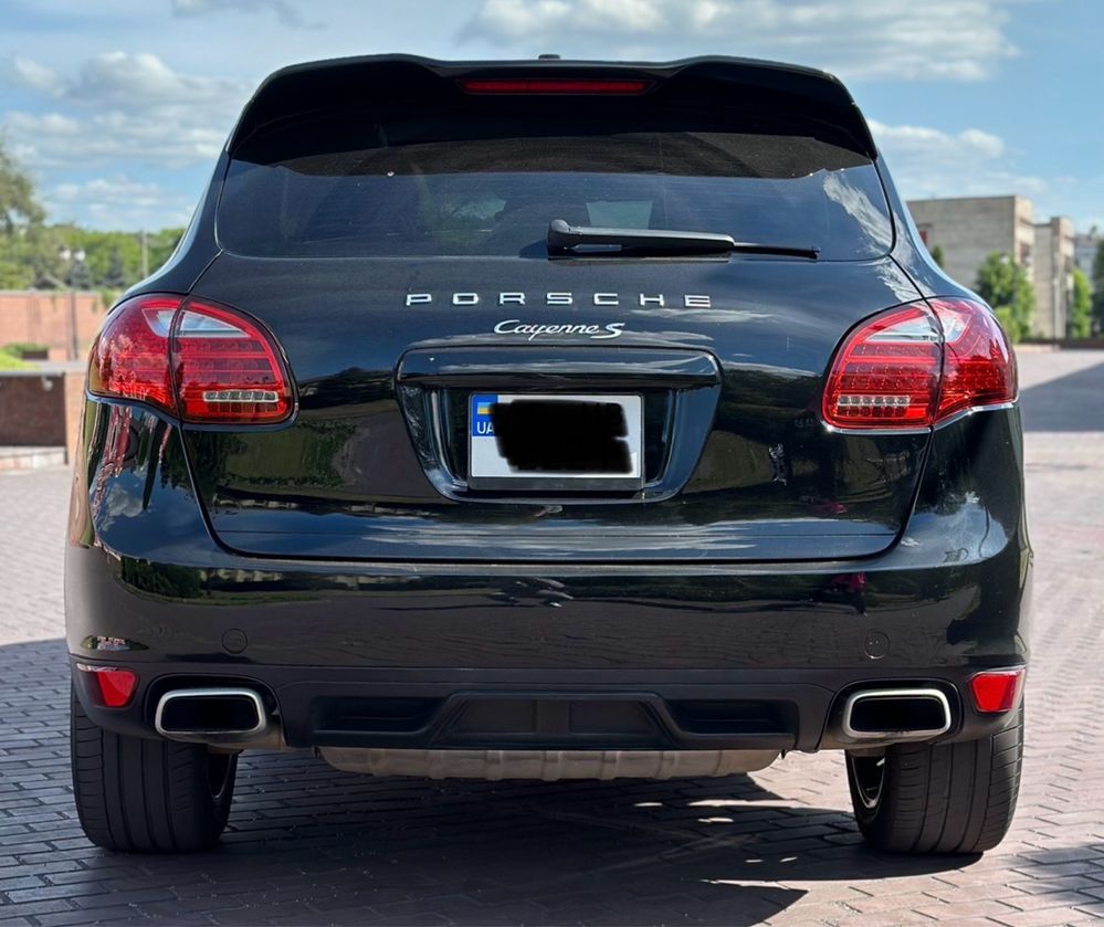 Продам Porshe Cayenne S Hybrid 2014 3.0