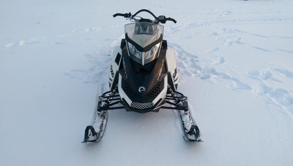 Skuter Snieżny SKI DOO SUMMIT X 800R REV XP 154" 2013 Zawieszenia Fox