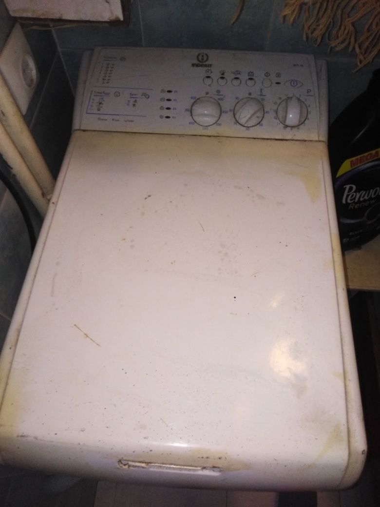 Продам не рабочую стиральную машину