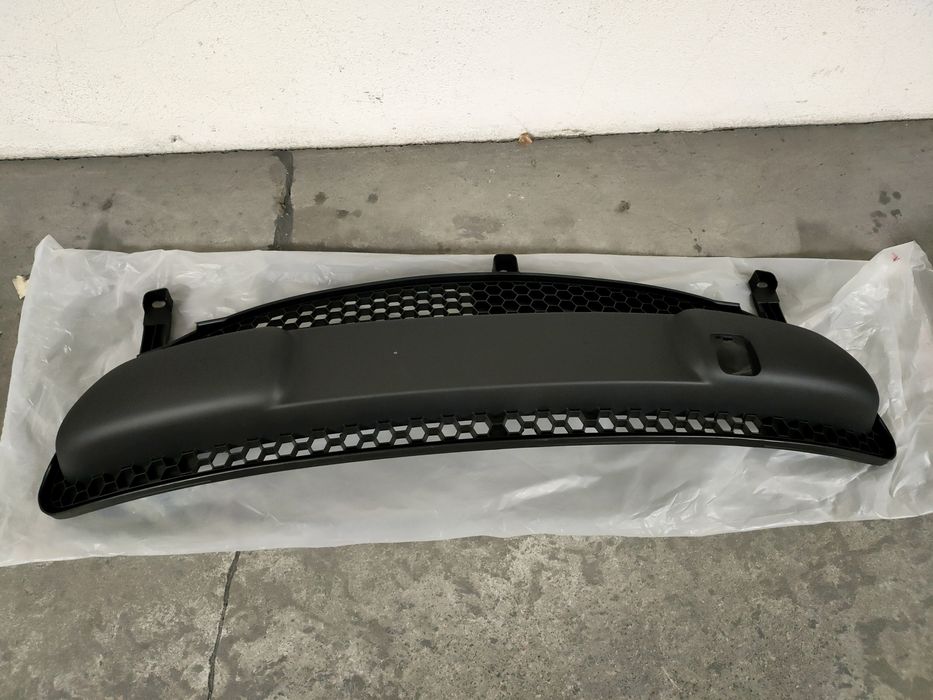 Grelha do pára choques Peugeot 107