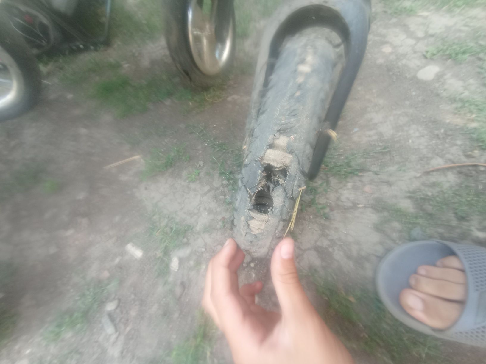 Коляска з квітками