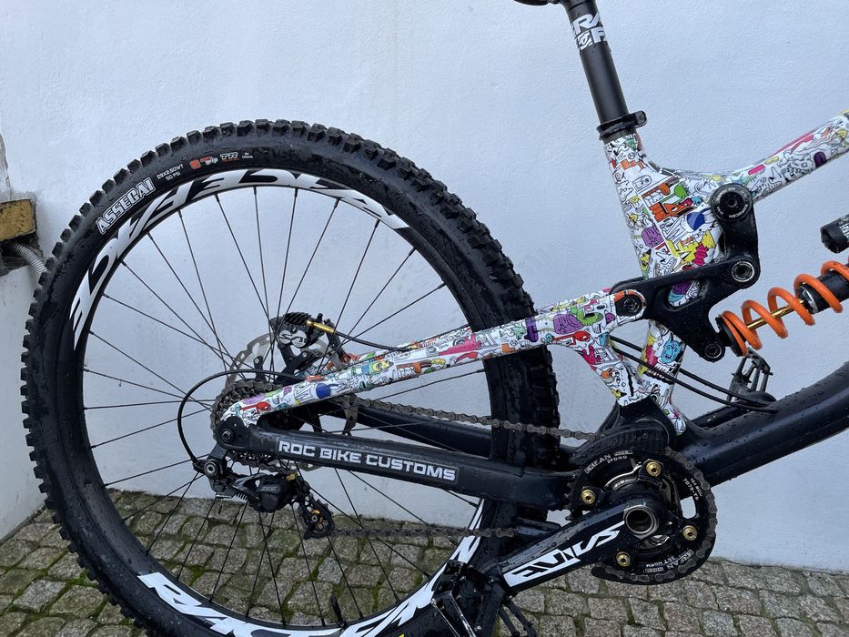 Bicicleta Downhill Saracen Myst 29/29