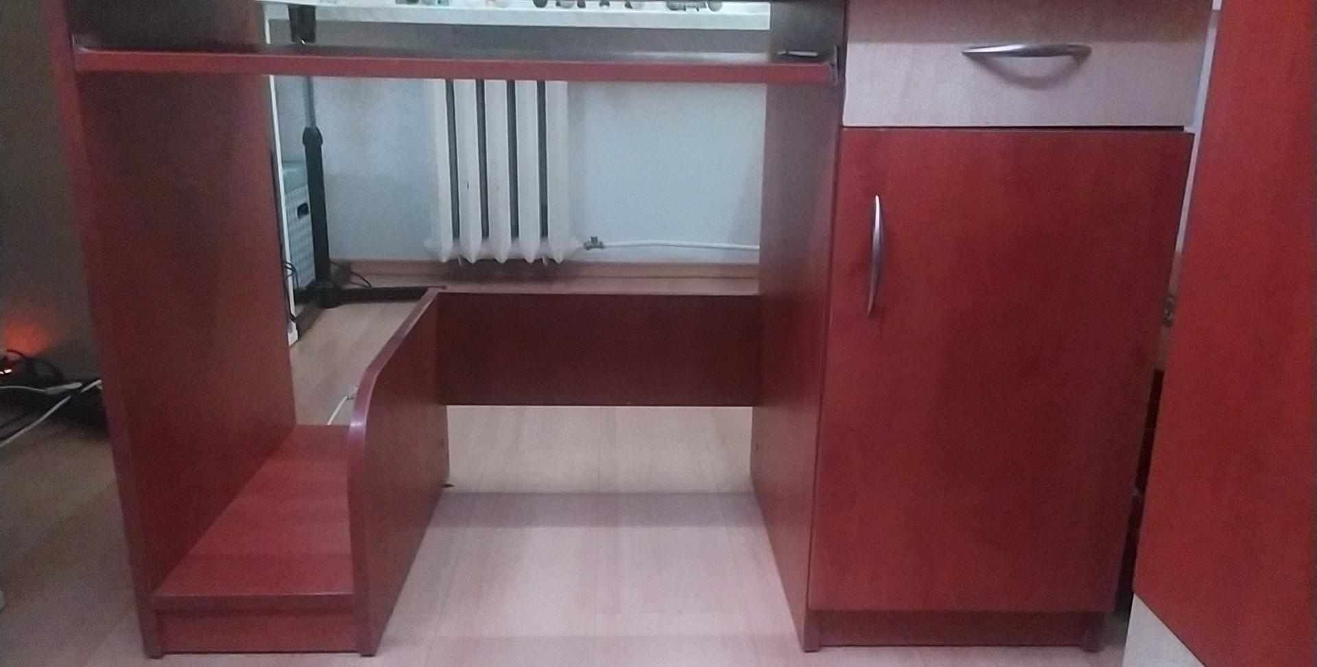 Sprzedam meble (biurko oraz szafe)