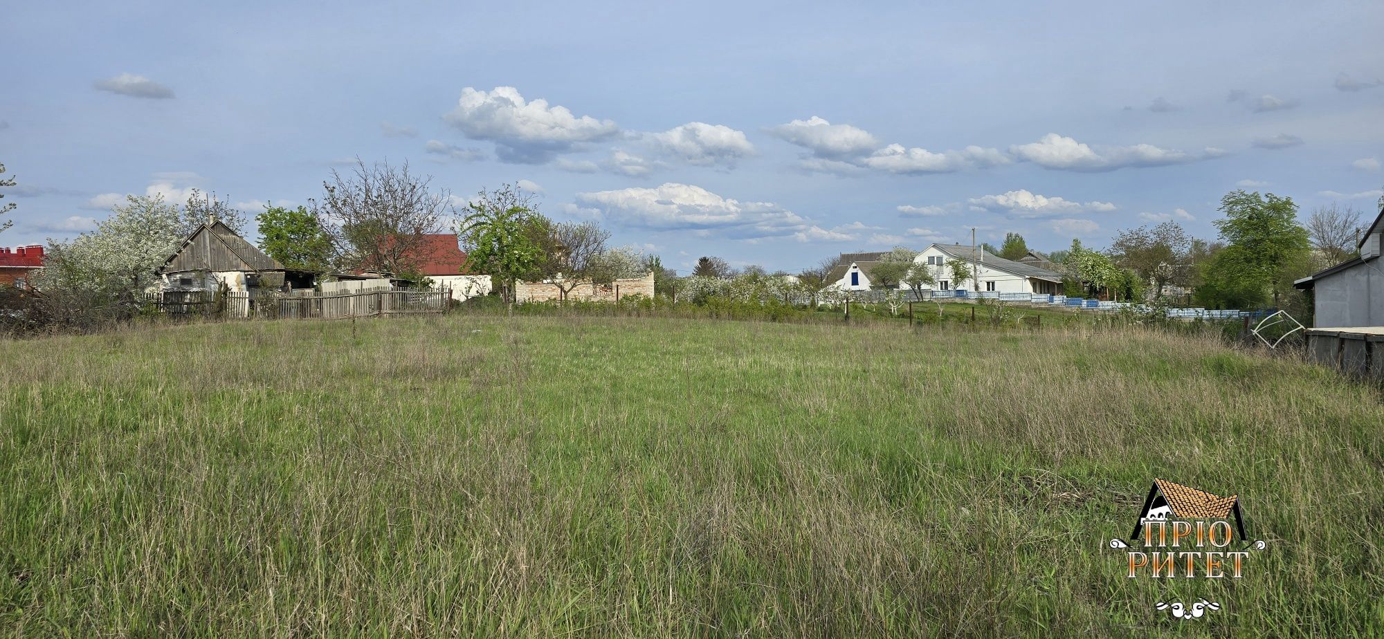 Продам земельну ділянку в центрі села Фурси