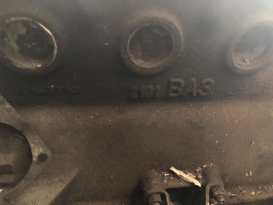 Продам блок з колінвалом поршнями під ремонт