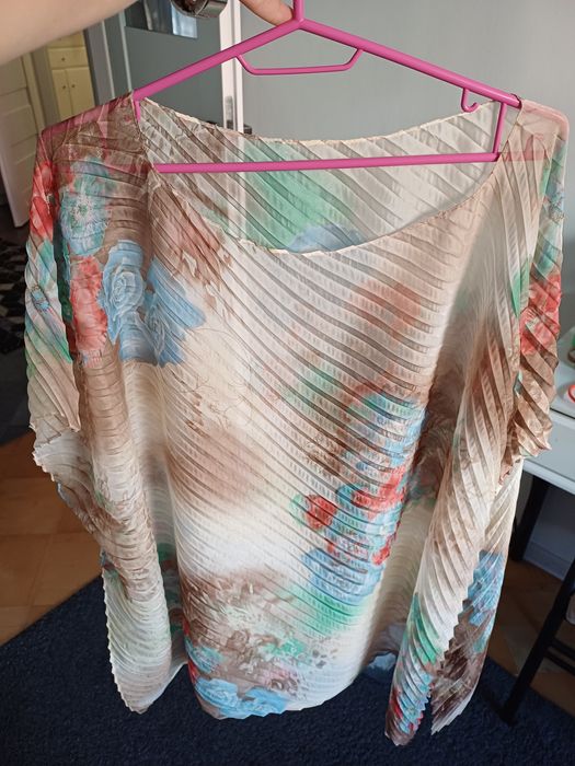 Zwiewna narzutka plażowa plisowana r. 40,42,44