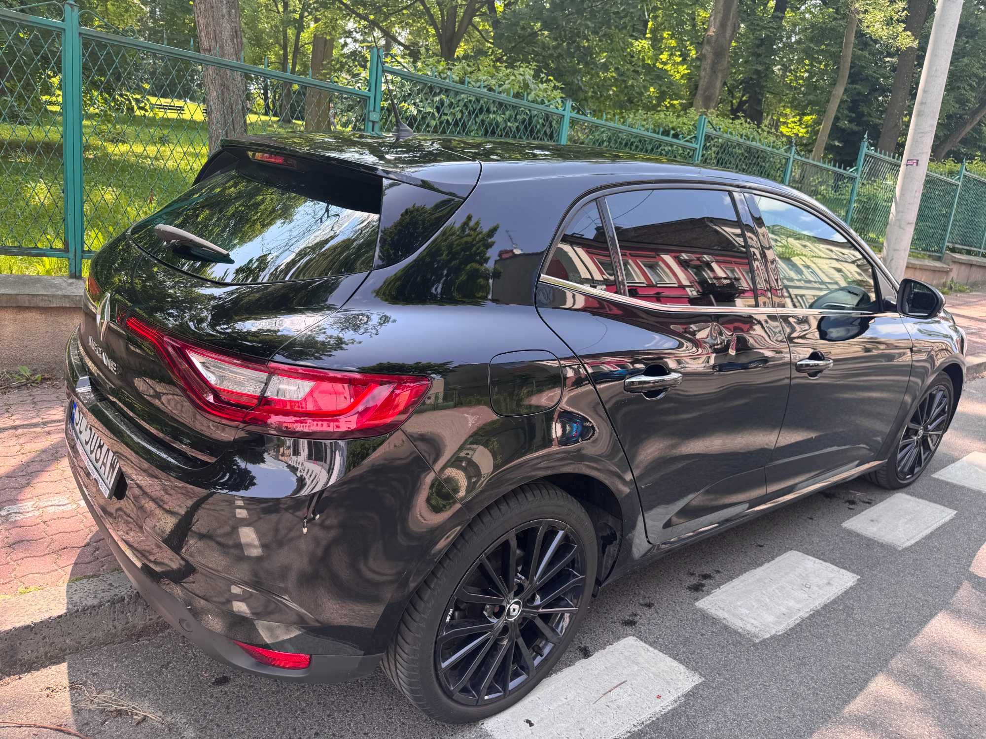 sprzedam samochód osobowy Renault Megane IV