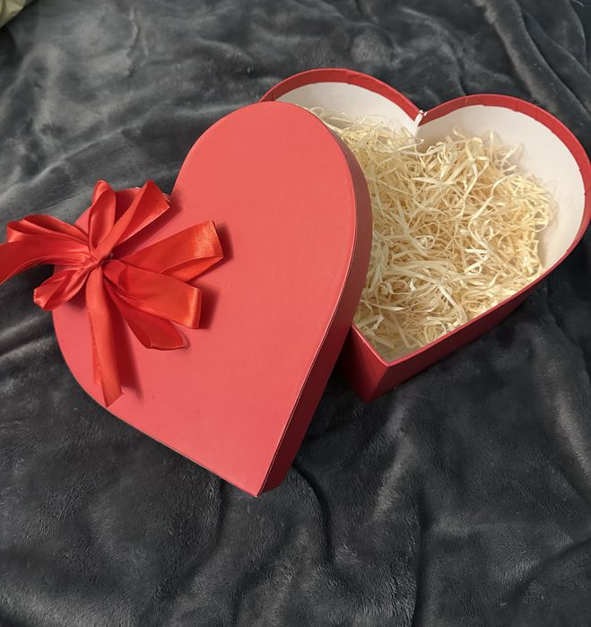 Коробочка подарункова у формі серця