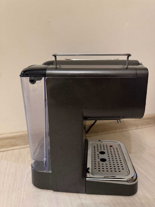 Кавоварка ріжкова RAVEN EER001G