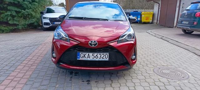 Toyota Yaris Zadbane auto miejskie o małym przebiegu,