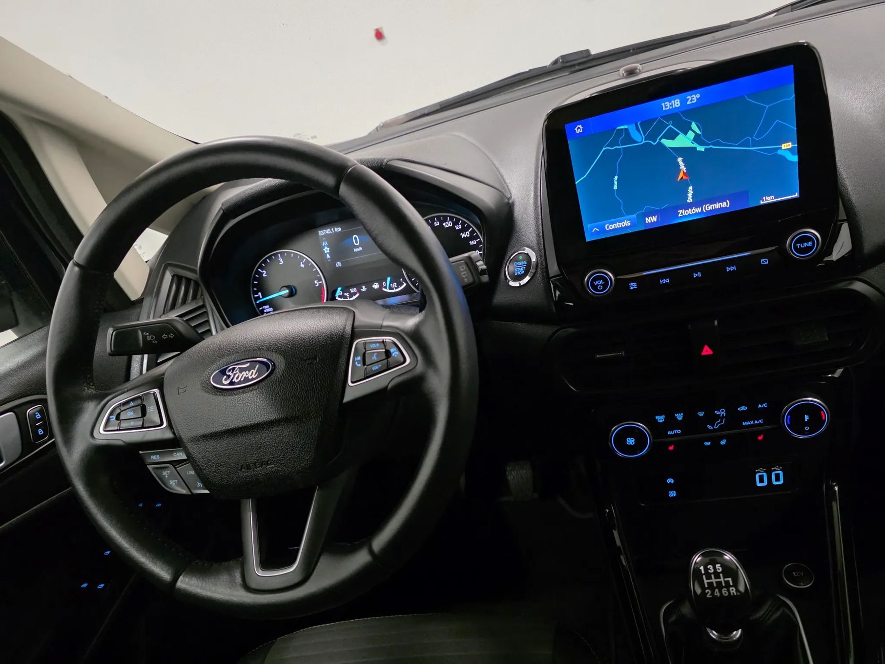 Ford EcoSport 101KM 4x2 Xenon Titanium X-Line Skóry Navi Dvd Alu 17 PDC OPS Kamera