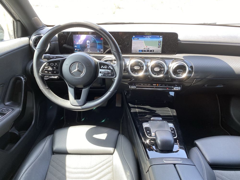 Mercedes-Benz A 180D Auto - NACIONAL - 123 mil kms