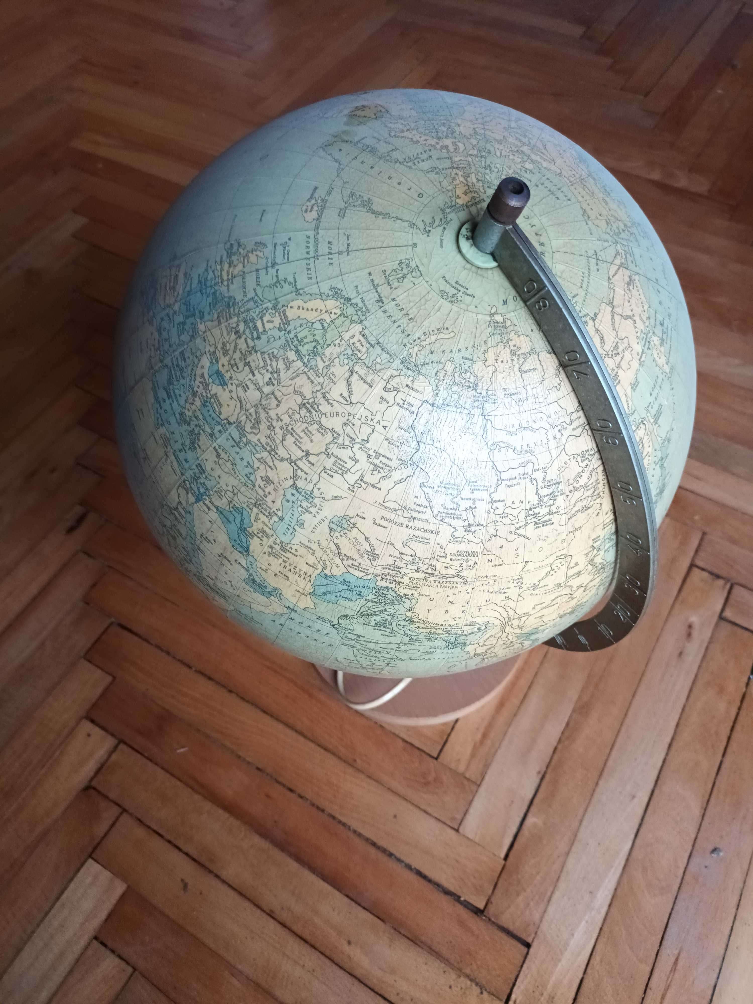 Stary antyczny globus podświetlany 60 - 70 PRL - U