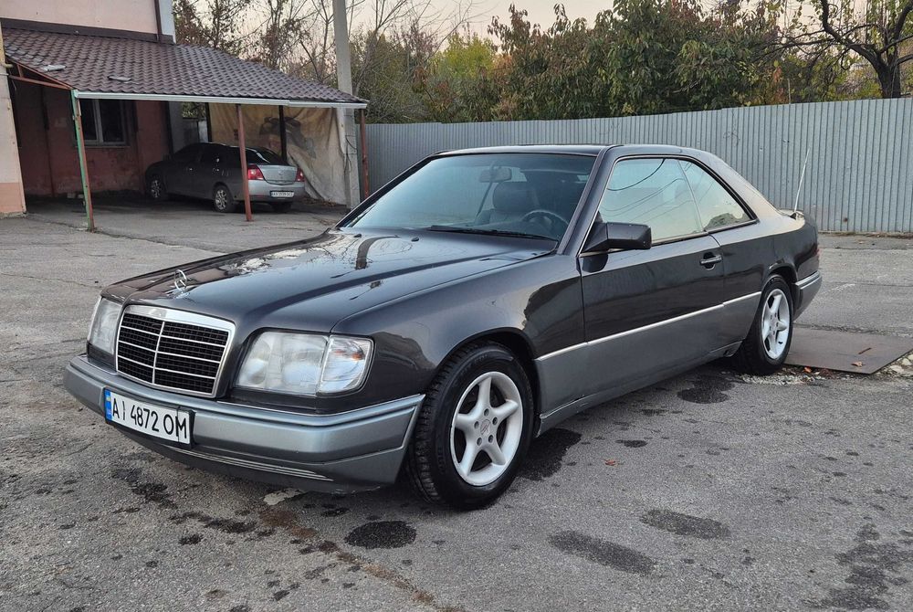 Mercedes 124 Купе в гарному стані
