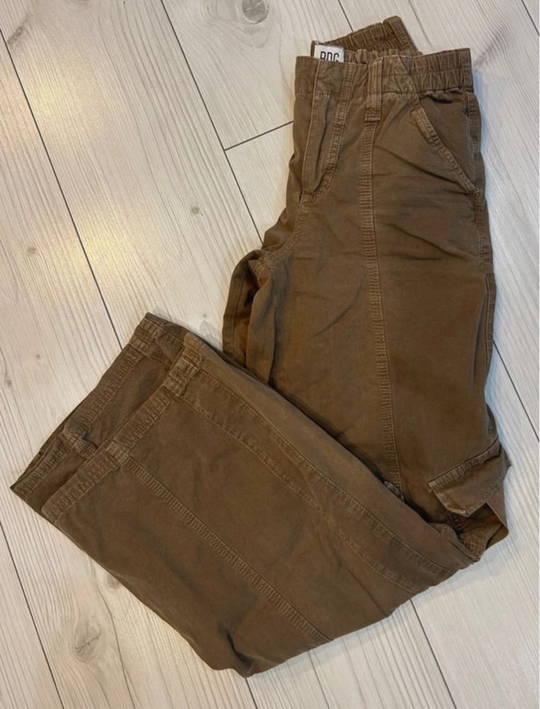 Spodnie Urban Outfitters