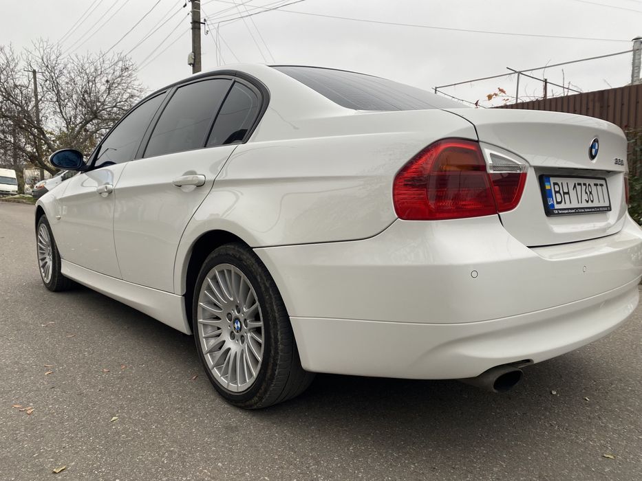 Продам BMW.  320