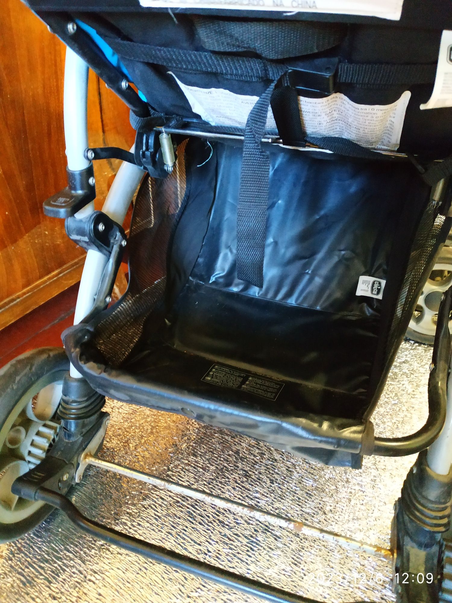Продам дитячу коляску Chicco трансформер. Повна комплектація.