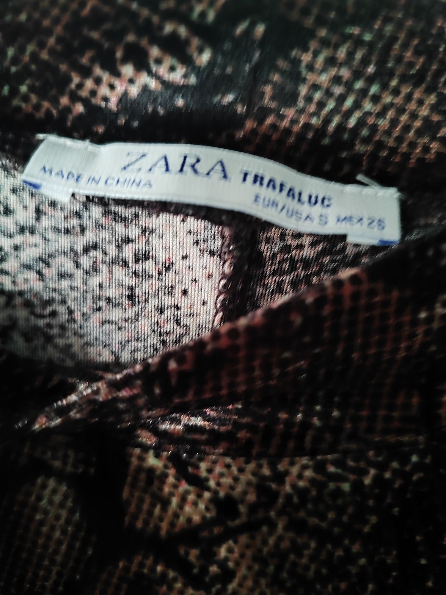 Welurowa sukienka Zara S