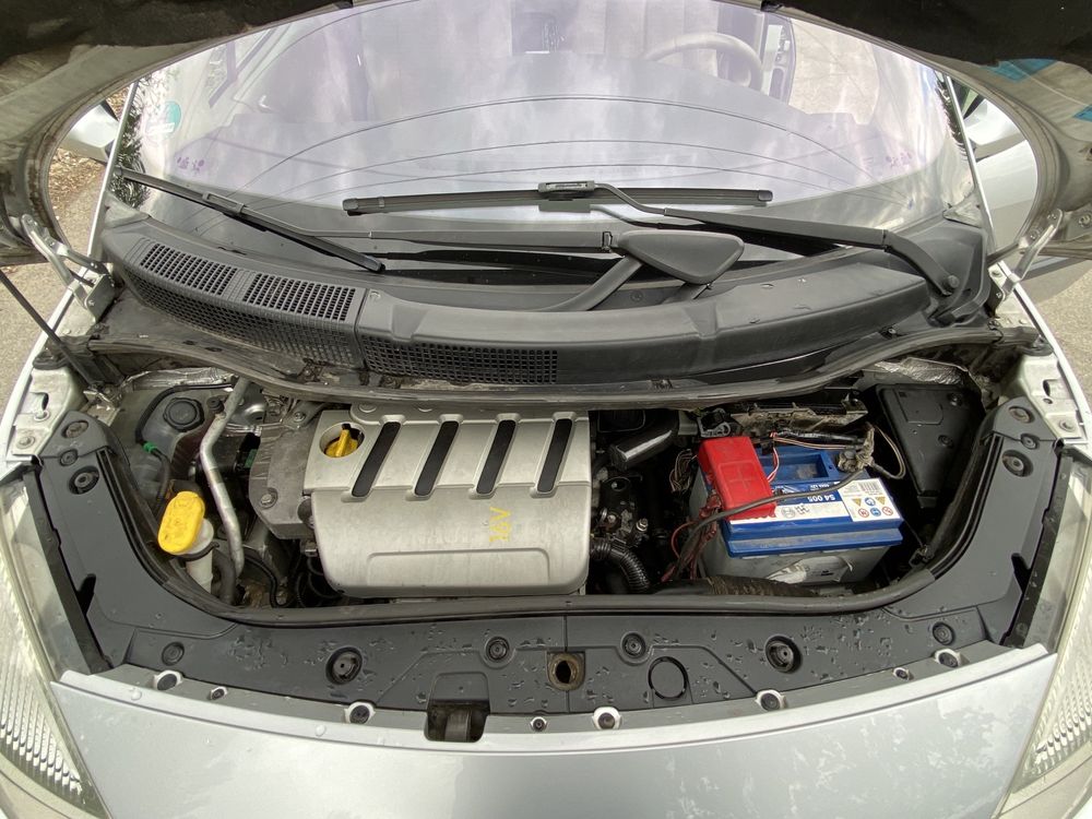 Renault Scenic 2 2.0 Бензин Автомат Обслужен